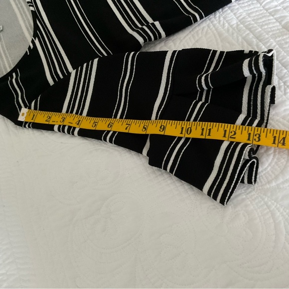 GREEN ENVELOPE, BLACK AND WHITE STRIPED BLOUSE,SIZE: L - Picture 8 of 10